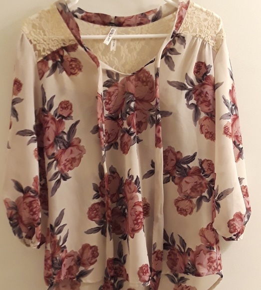 Floral top - Picture 2 of 4